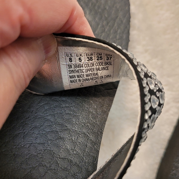 NWOB Skechers Rhinestone Flip Flop Sandals Size 8 - Picture 6 of 6